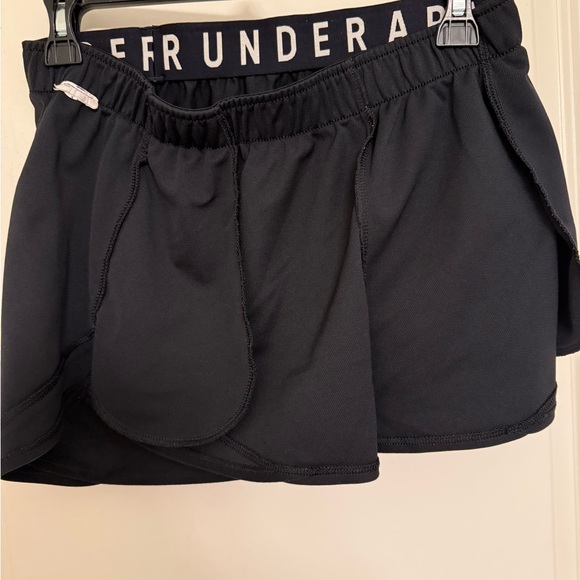 Under Armour used shorts in excellent condition - Picture 2 of 2